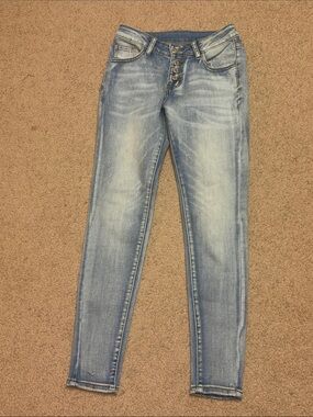 Women's Light Wash Skinny Jeans with Button-Fly